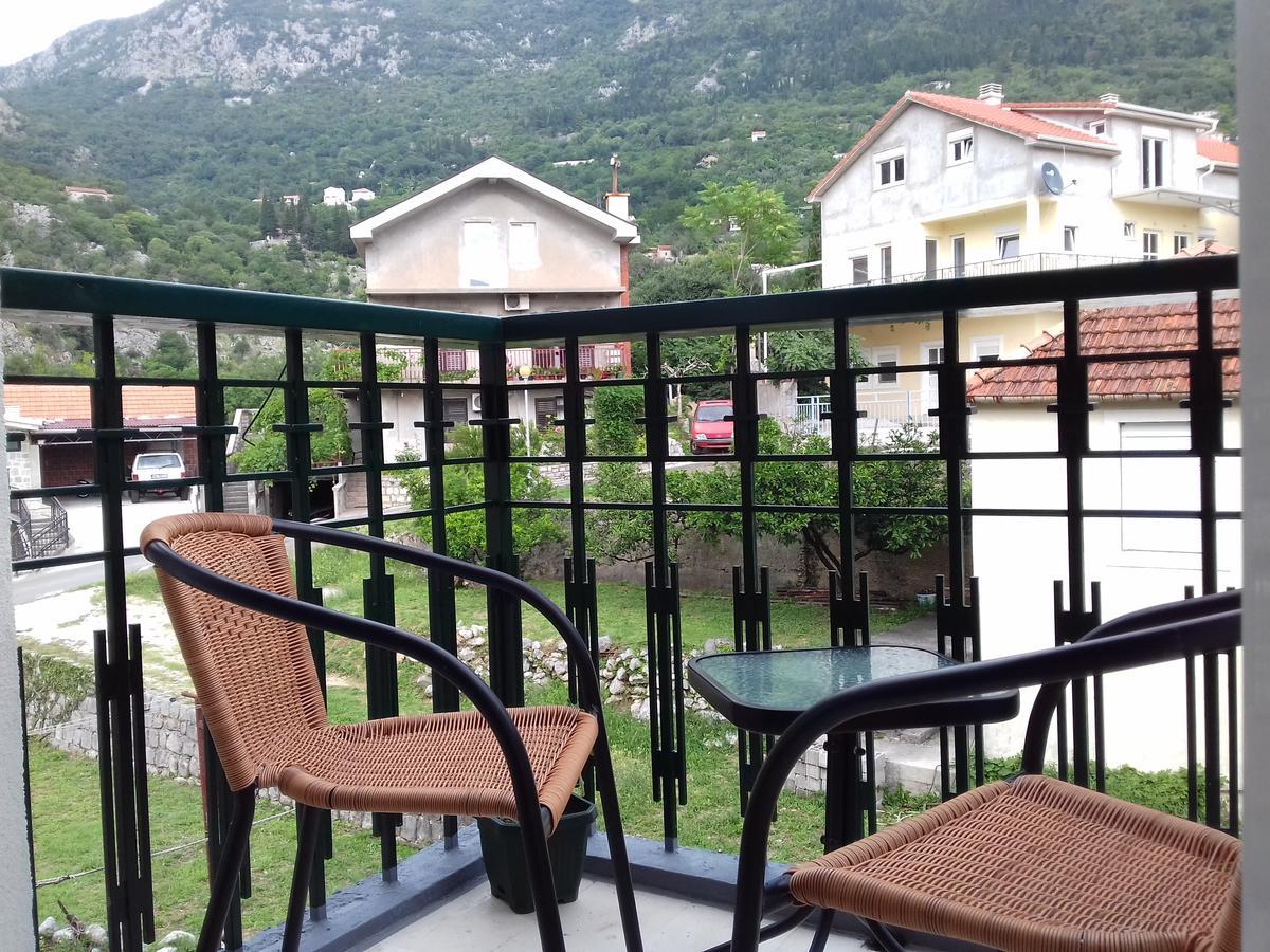 Apartmani Mozaici Рисан Экстерьер фото