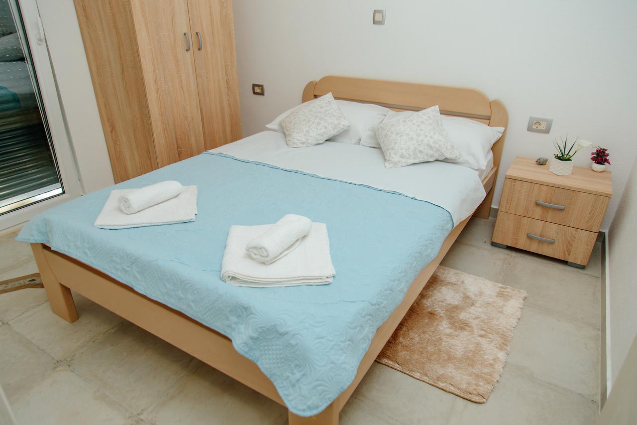 Apartmani Mozaici Рисан Экстерьер фото