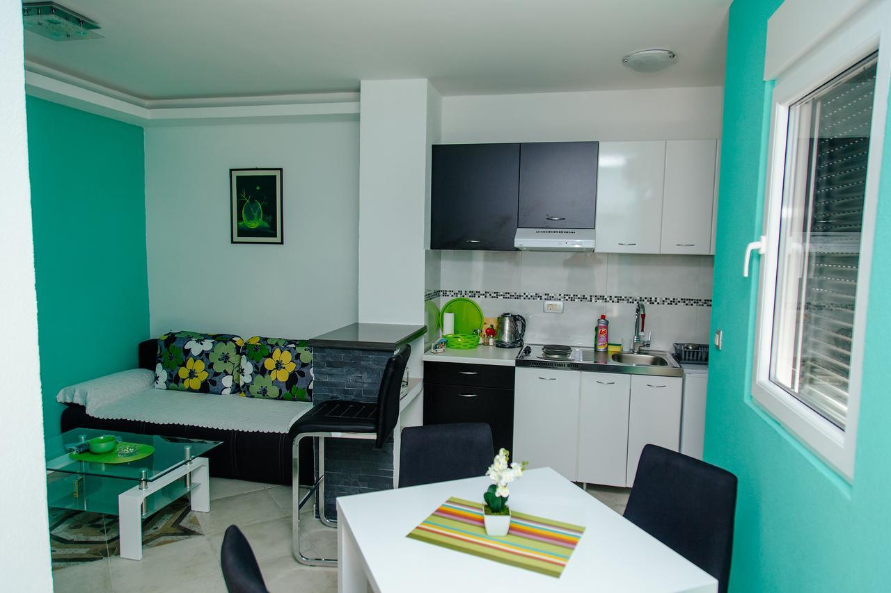 Apartmani Mozaici Рисан Экстерьер фото
