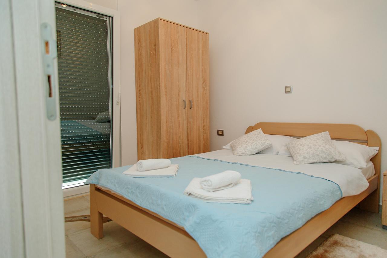 Apartmani Mozaici Рисан Экстерьер фото